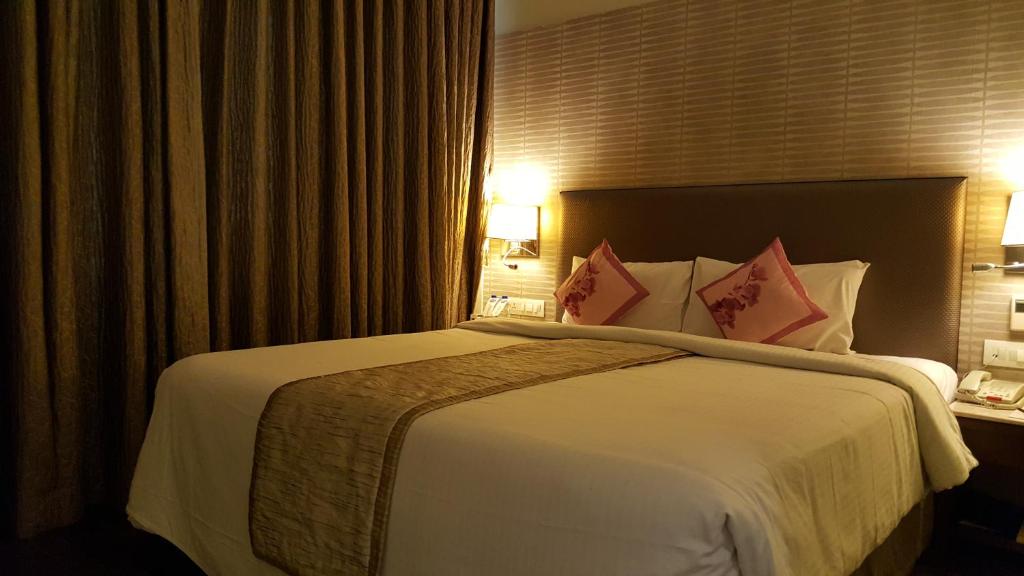 Royal Orchid Central Vadodara