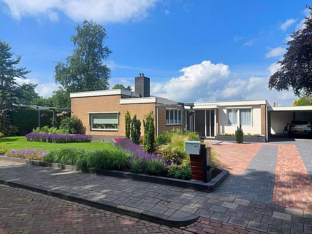 Achter de Beukenboom (Roden)